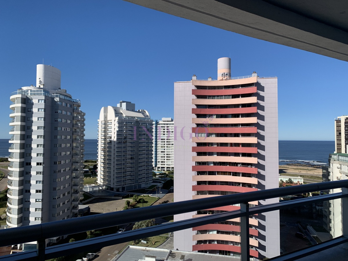 Apartamento Ref.849 - Apartamento en alquiler de 3 dormitorios en Playa Brava con servicios
