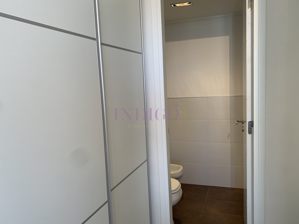 Apartamento Ref.849 - Apartamento en alquiler de 3 dormitorios en Playa Brava con servicios