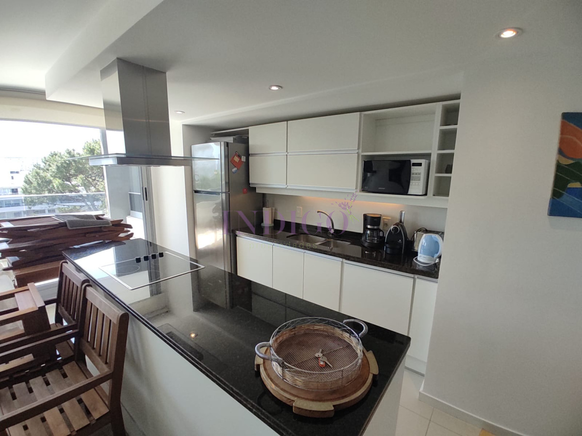 Apartamento Ref.755 - En venta y alquiler, playa Brava