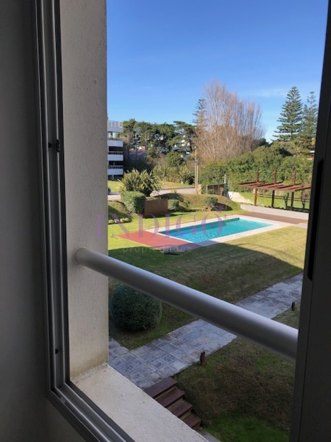 Apartamento Ref.418 - Muy buen departamento en alquiler a mts de la  playa Brava.