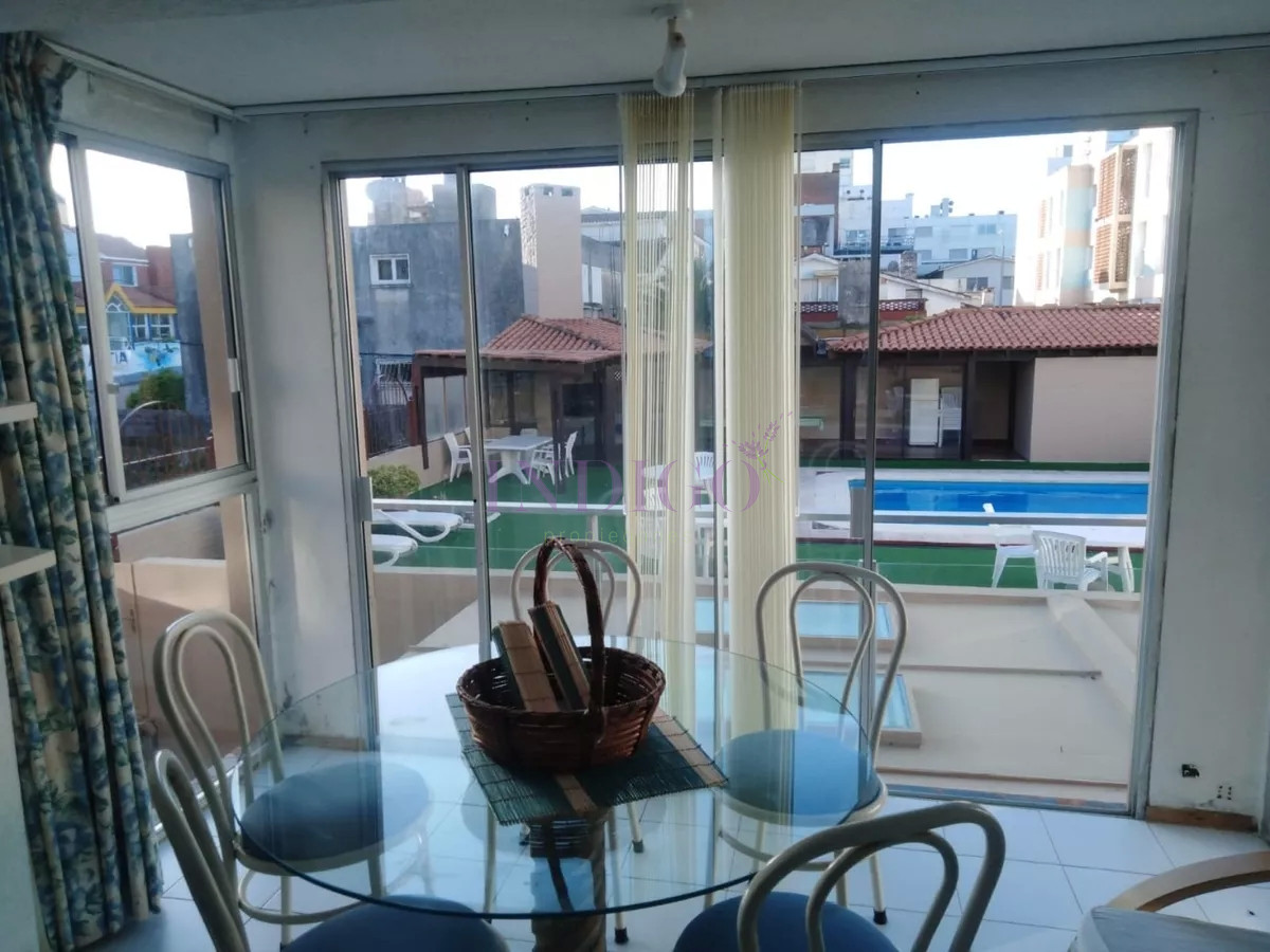 Apartamento Ref.1072 - Apartamento en península a metros de El Emir, piscina, lavadero en una muy linda zona!