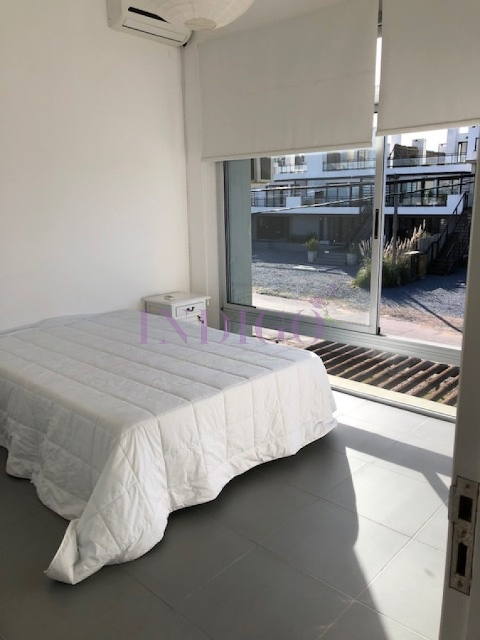 Apartamento Ref.427 - Apartamento en cómoda zona de Manantiales, 1 Dormitorio, Parrillero y Piscina 