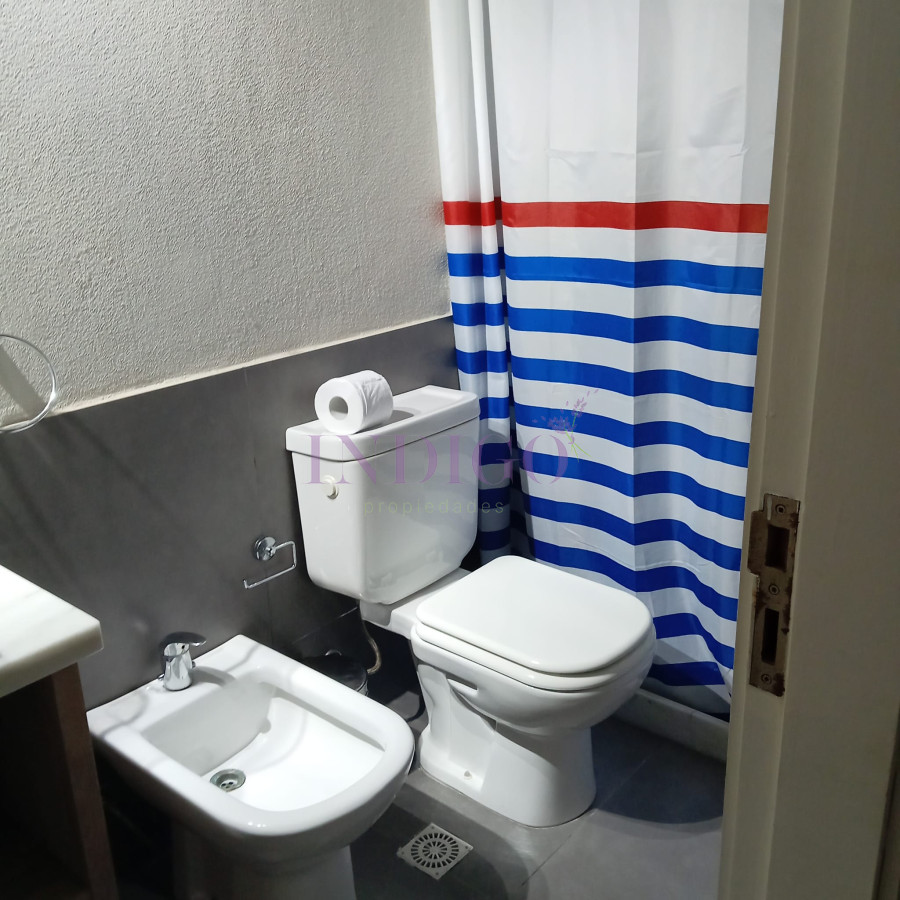 Apartamento Ref.43 - Alquiler en Manantiales, 3 cuartos con parrilla.