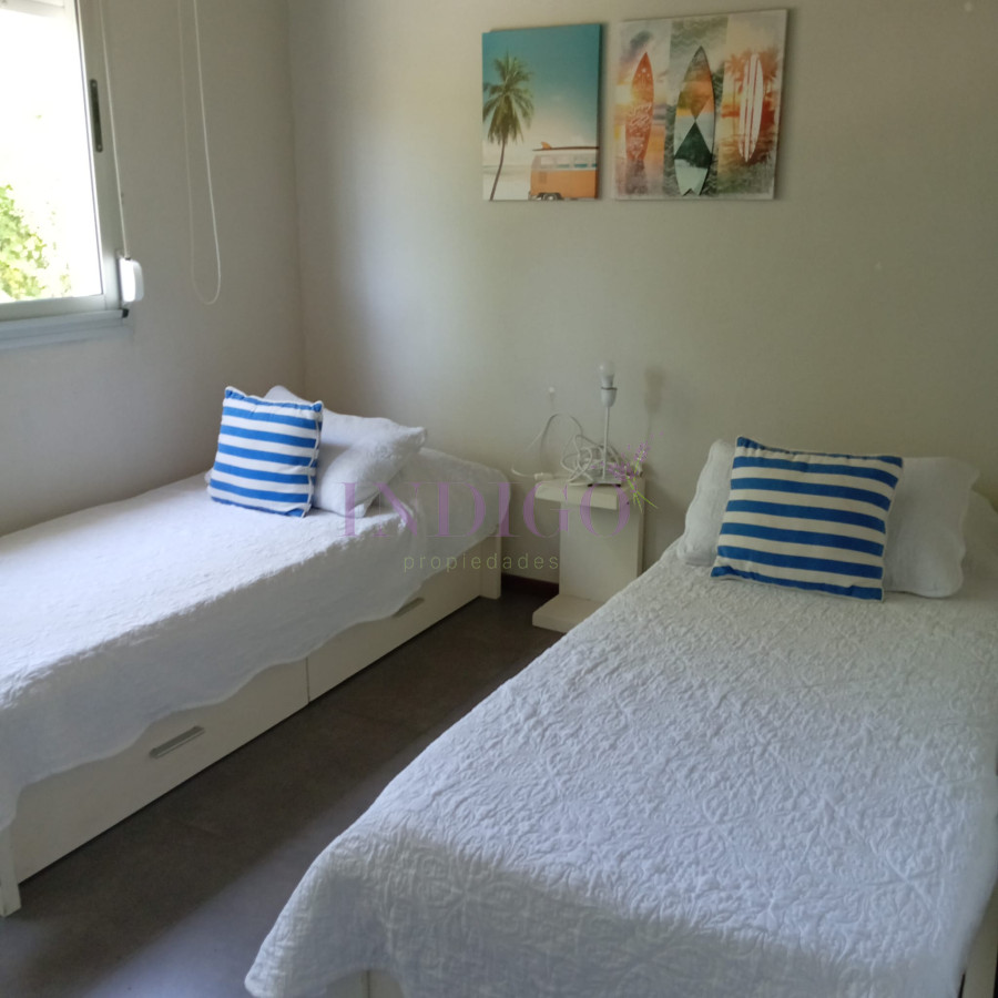 Apartamento Ref.43 - Alquiler en Manantiales, 3 cuartos con parrilla.