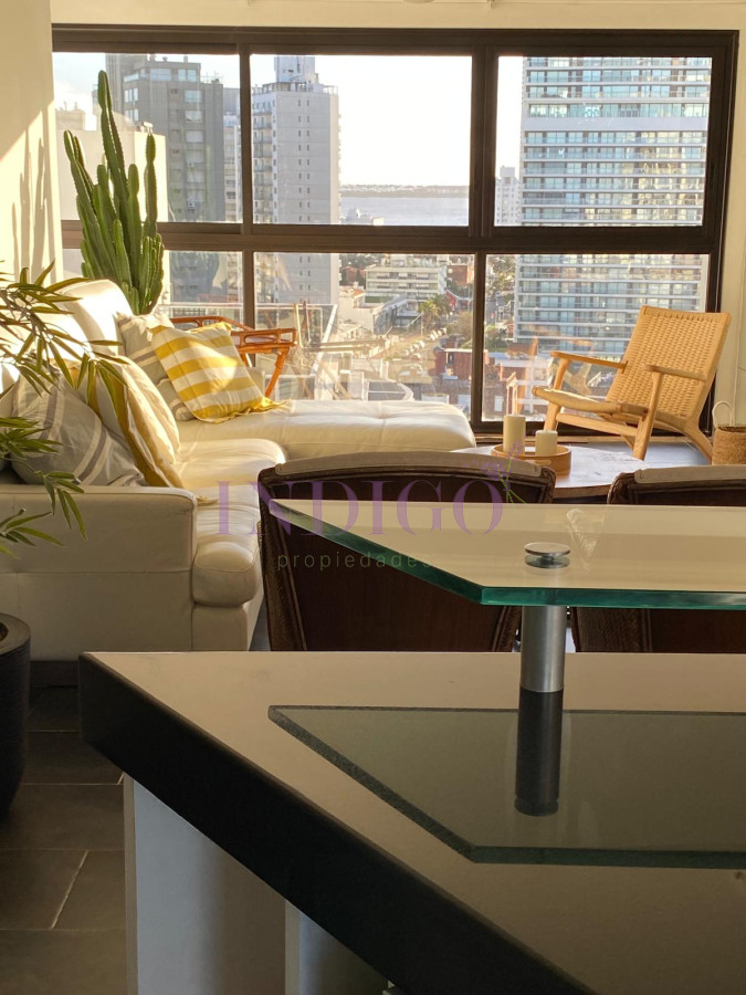 Apartamento Ref.563 - Venta frente al mar en playa Brava.