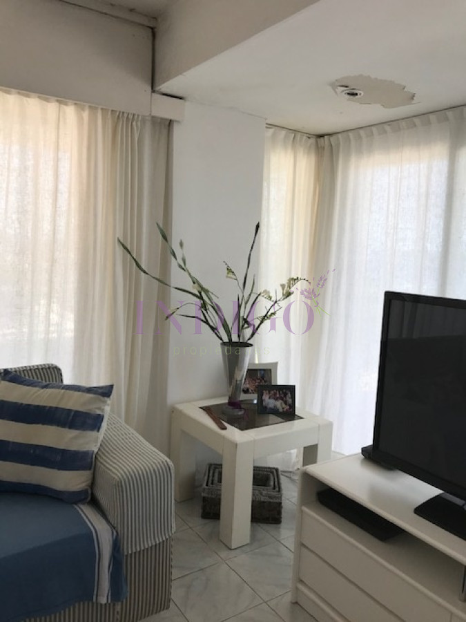 Apartamento Ref.506 - Alquiler frente al mar, 3 cuartos mas dependencia de servicio y parrillero.