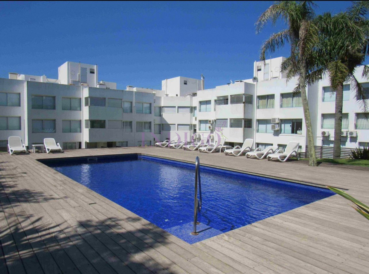 Apartamento Ref.585 - Alquiler 3 dormitorios Montoya