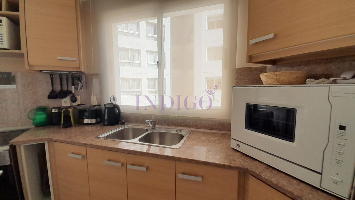 Apartamento Ref.8 - En Venta, Ocean Drive,2 dorm, Punta del Este