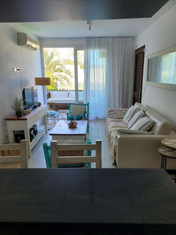 Apartamento Ref.1242 - Montoya, en alquiler 2 dorm con parrillero