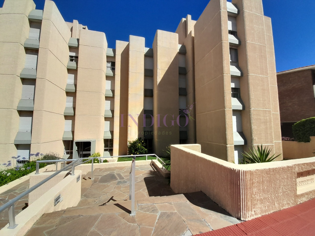 Apartamento Ref.925 - Alquiler de apartamento 3 Dormitorios, Punta del Este, Uruguay