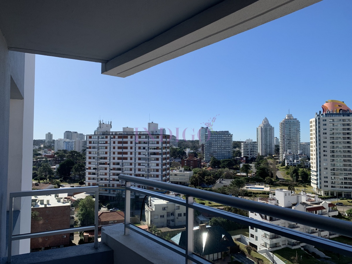 Apartamento Ref.849 - Apartamento en alquiler de 3 dormitorios en Playa Brava con servicios