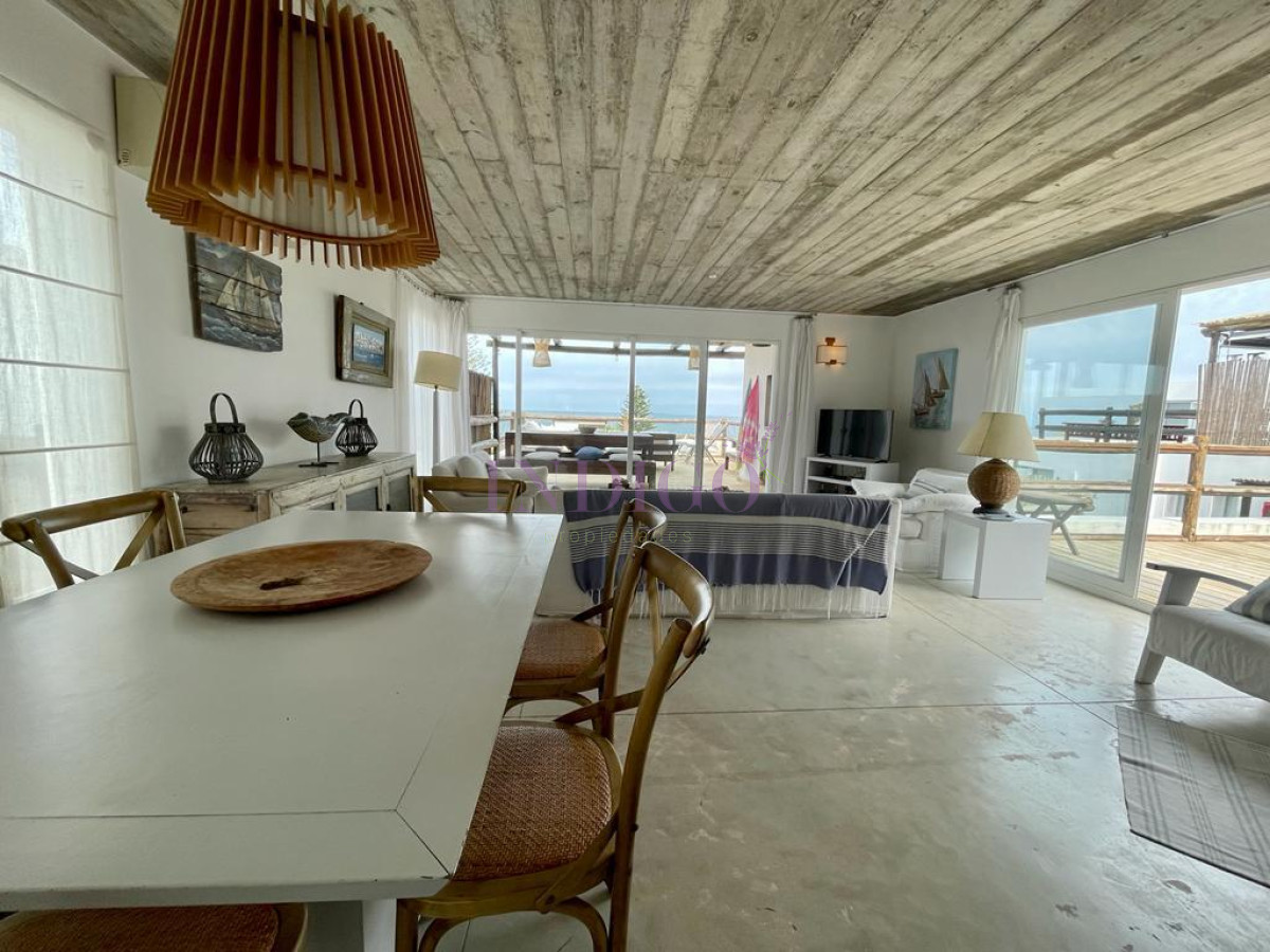 Apartamento Ref.448 - Venta, La Barra, 5 ambientes, con parrillero.