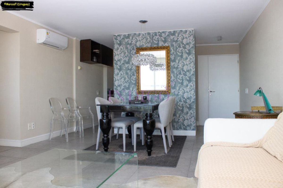 Apartamento Ref.852 - Apartamento en Torre Full Amenitites en Punta del Este, 2 Dormitorios y 2 Baños