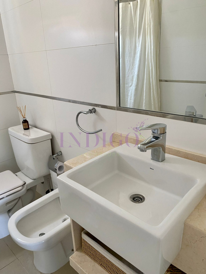 Apartamento Ref.893 - Departamento en venta, 3 dorm y serv. Parrillero propio y garaje