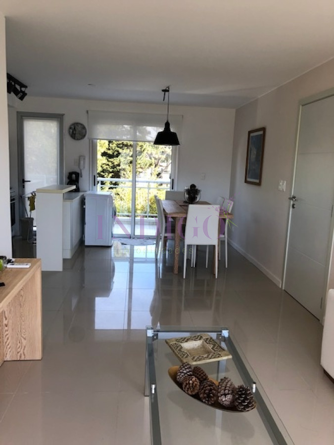Apartamento Ref.422 - En alquiler lindisimo departamento a pasitos de la playa Brava.