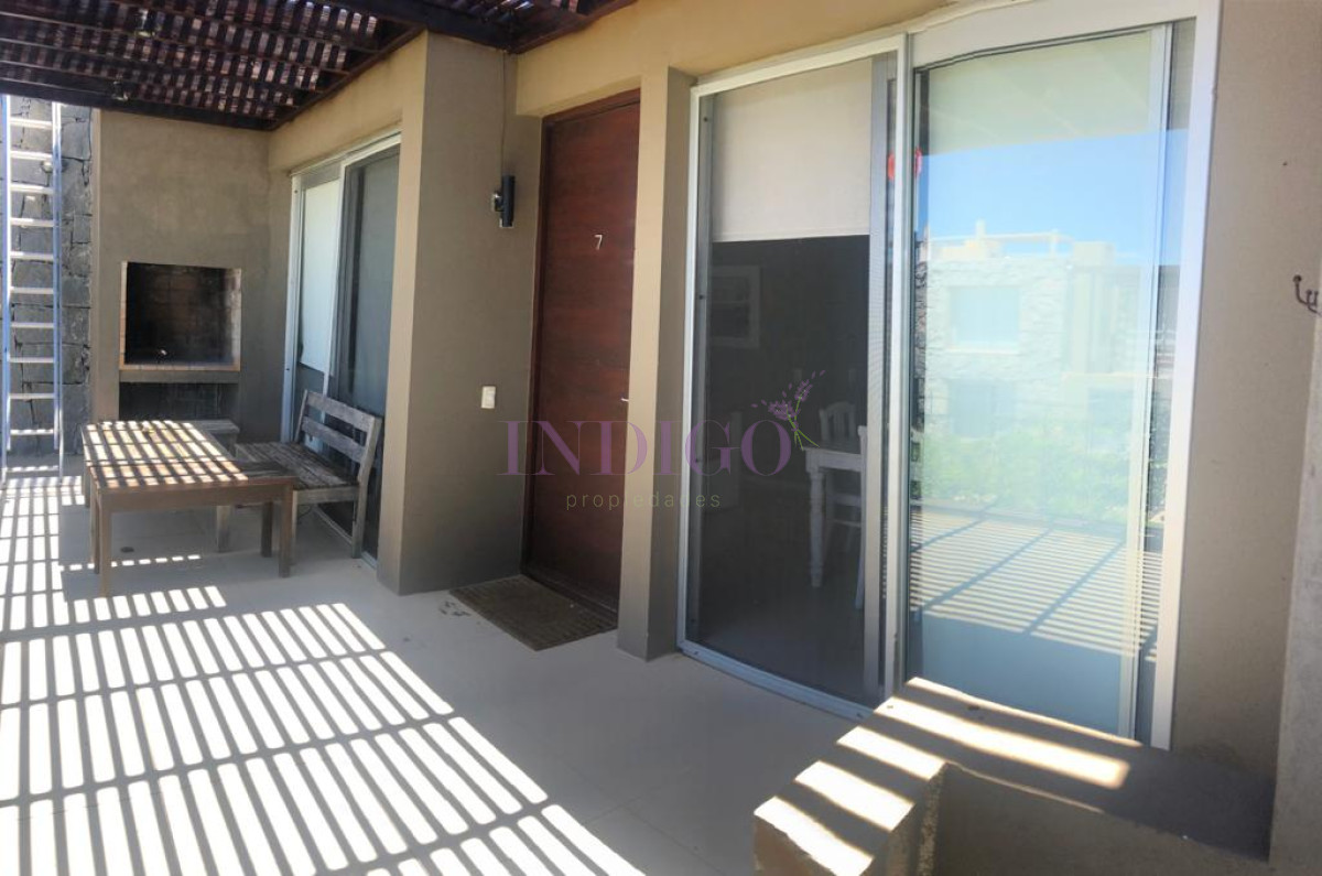 Apartamento Ref.500 - En alquiler en Manantiales, 3 dorm.