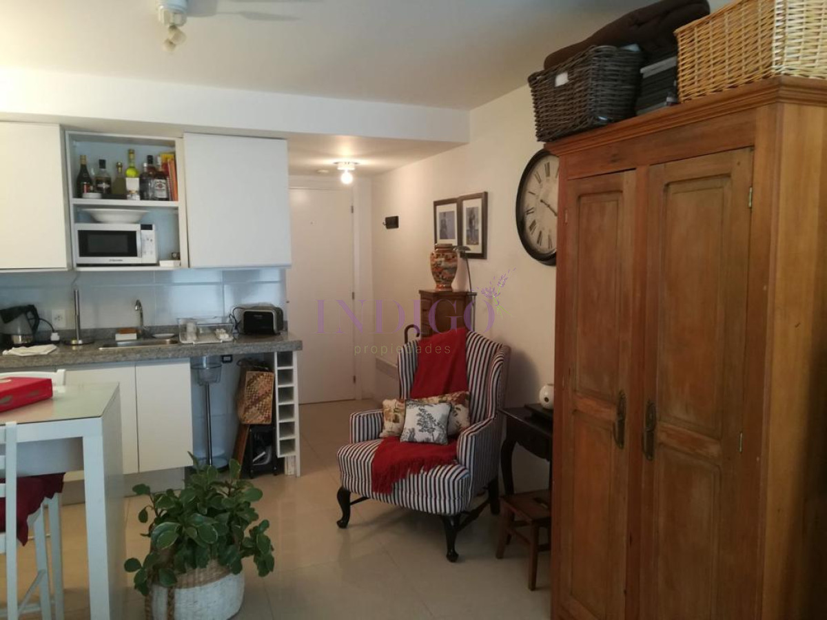 Apartamento Ref.455 - En venta en la Península, Punta del Este
