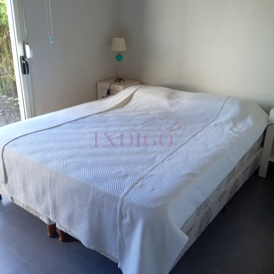 Apartamento Ref.43 - Alquiler en Manantiales, 3 cuartos con parrilla.