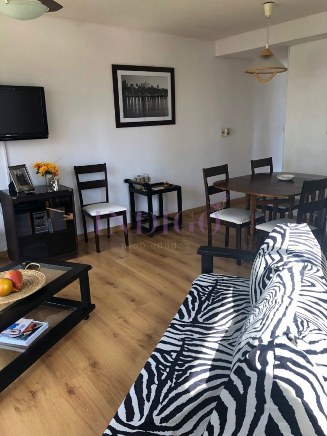 Apartamento Ref.393 - Buena oportunidad!!! Frente al mar, con todos los servicios, buena renta.
