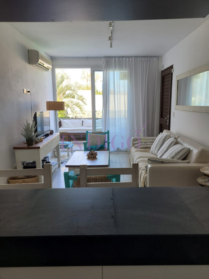Apartamento Ref.1242 - Montoya, en alquiler 2 dorm con parrillero