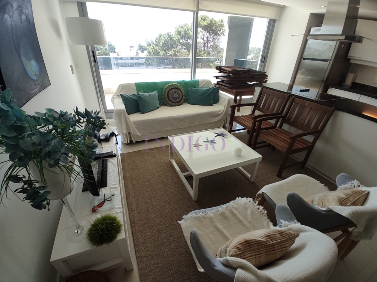 Apartamento Ref.755 - En venta y alquiler, playa Brava
