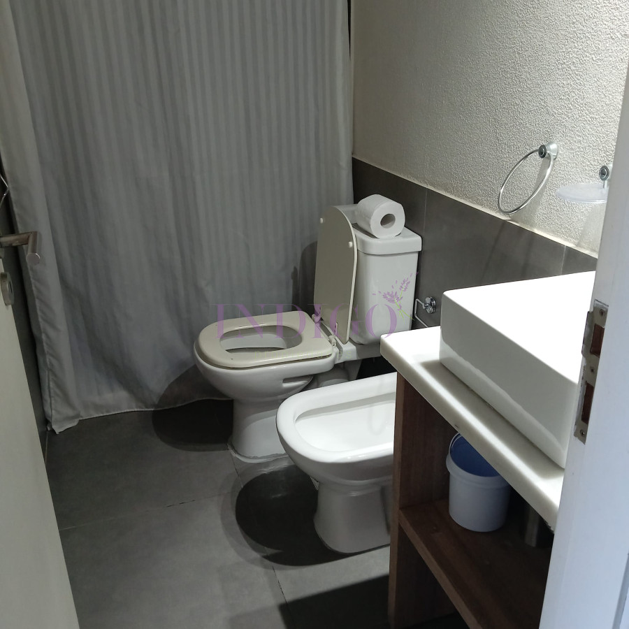 Apartamento Ref.43 - Alquiler en Manantiales, 3 cuartos con parrilla.