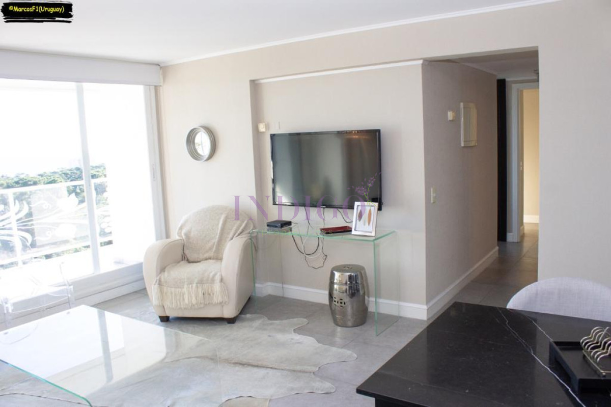 Apartamento Ref.852 - Apartamento en Torre Full Amenitites en Punta del Este, 2 Dormitorios y 2 Baños