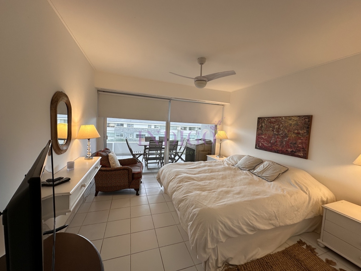 Apartamento Ref.384 - En alquiler, Montoya, 3 dorm en suite.