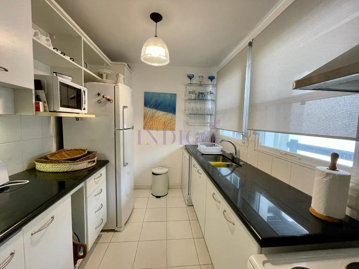Apartamento Ref.448 - Venta, La Barra, 5 ambientes, con parrillero.