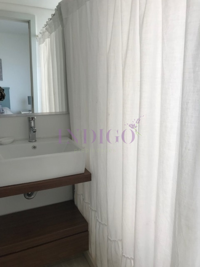 Apartamento Ref.418 - Muy buen departamento en alquiler a mts de la  playa Brava.