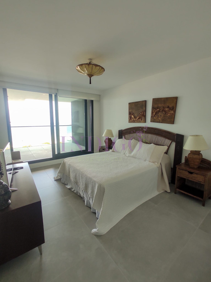 Apartamento Ref.878 - Venta de apartamento 2 dormitorios, Playa Mansa, Punta del Este, Uruguay