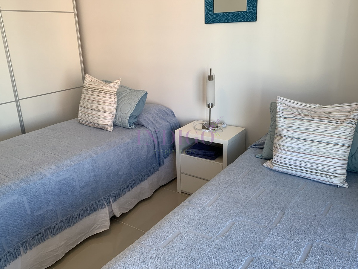 Apartamento Ref.849 - Apartamento en alquiler de 3 dormitorios en Playa Brava con servicios
