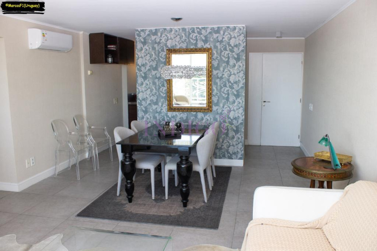 Apartamento Ref.852 - Apartamento en Torre Full Amenitites en Punta del Este, 2 Dormitorios y 2 Baños