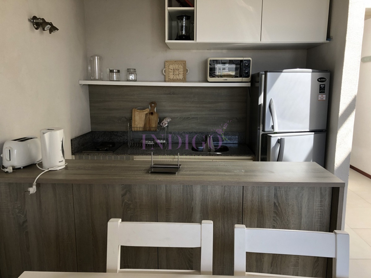 Apartamento Ref.495 - Alquiler en Manantiales departamento de 2 dormitorios.