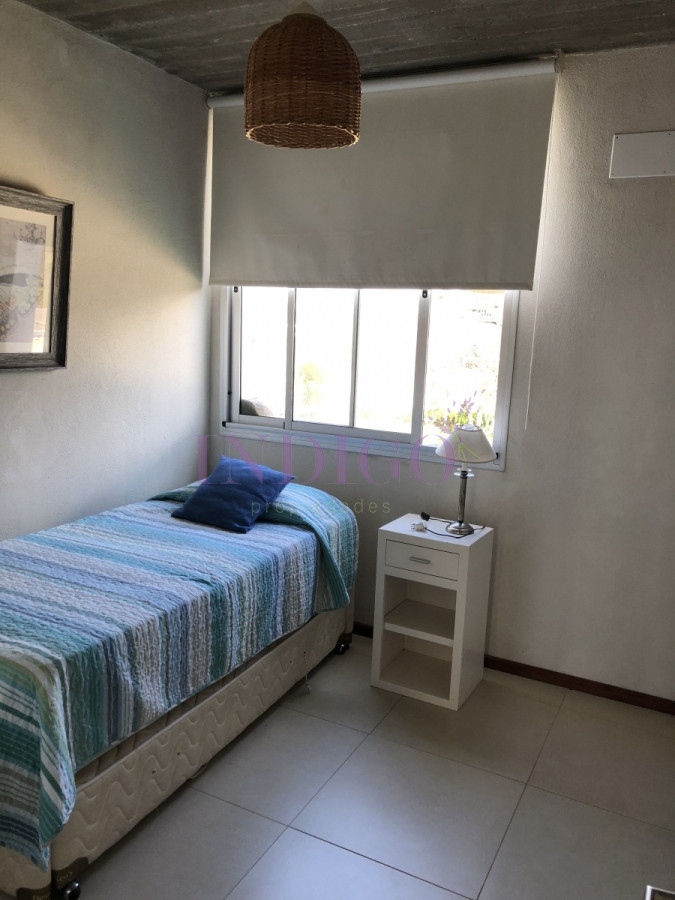 Apartamento Ref.495 - Alquiler en Manantiales departamento de 2 dormitorios.