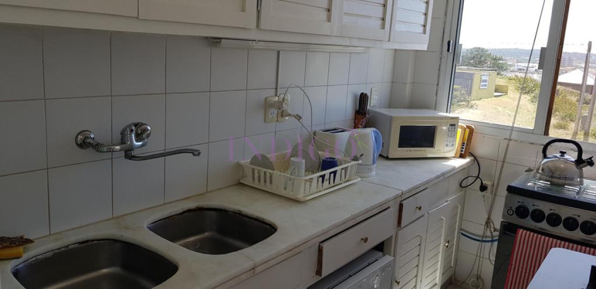 Apartamento Ref.895 - Apartamento en Montoya en Alquiler, 2 Dormitorios, 2 Baños, Luminosa con Piscina y Parillero