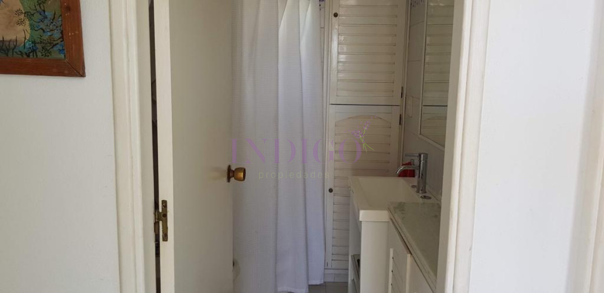 Apartamento Ref.895 - Apartamento en Montoya en Alquiler, 2 Dormitorios, 2 Baños, Luminosa con Piscina y Parillero