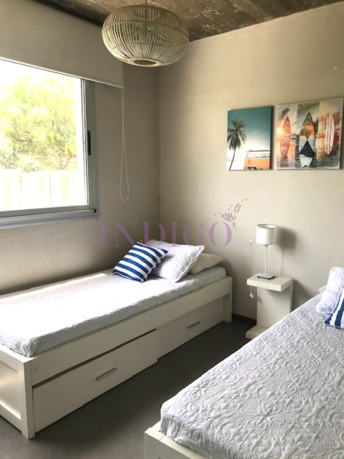Apartamento Ref.43 - Alquiler en Manantiales, 3 cuartos con parrilla.