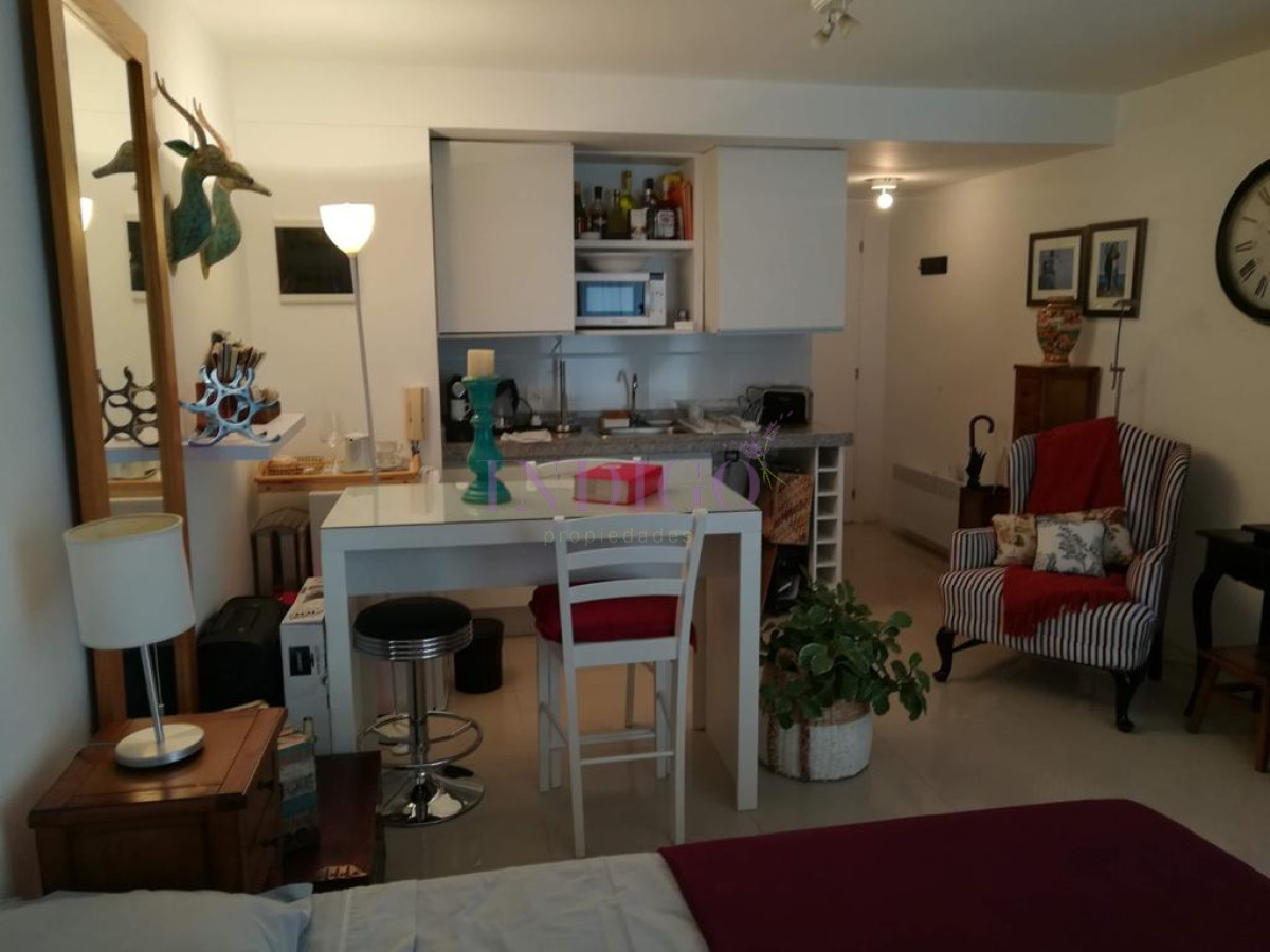 Apartamento Ref.455 - En venta en la Península, Punta del Este