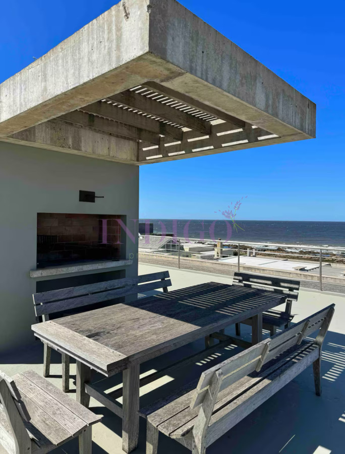 Apartamento Ref.958 - Departamento de 3 Dormitoritos primera linea de La Barra, a paso del Mar!