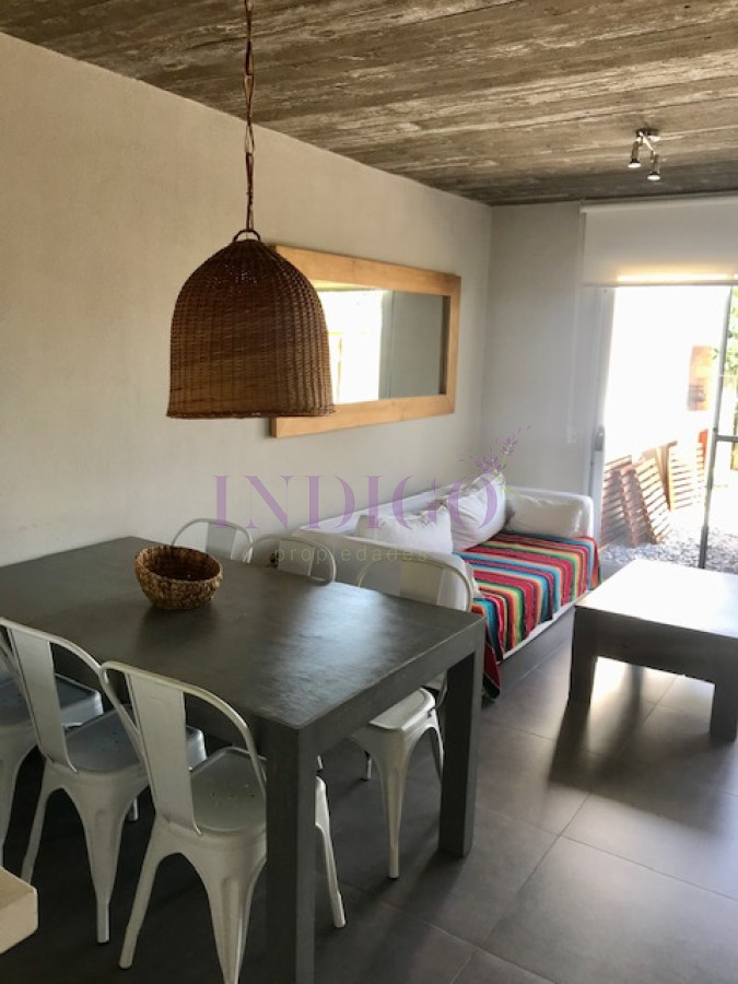 Apartamento Ref.43 - Alquiler en Manantiales, 3 cuartos con parrilla.