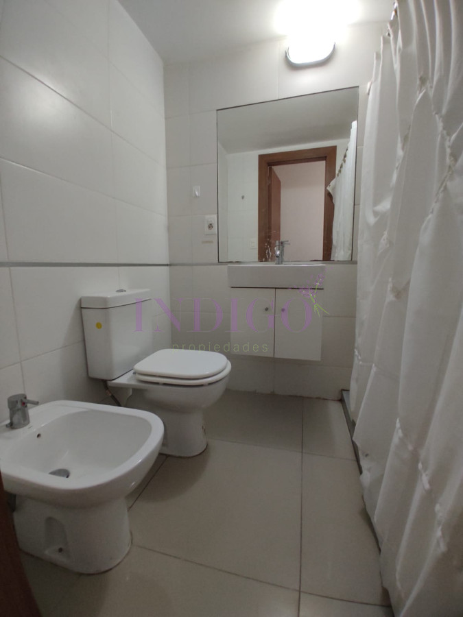Apartamento Ref.628 - Apartamento de 1 dormitorio, 1 baño, con piscina, muy bien ubicado