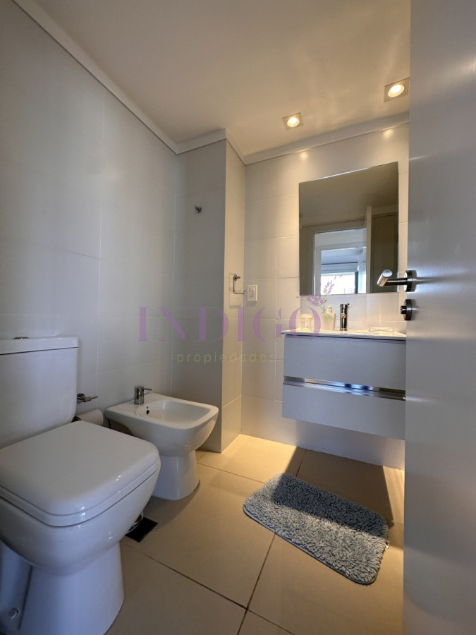 Apartamento Ref.752 - En alquiler 3 dormtorios parada 6 de la brava