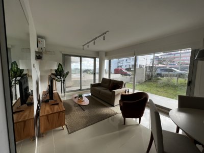 Apartamento de 2 Dormitorios, con piscina y parrillero en la mansa