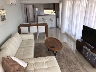 Apartamento en Torre muy moderna de la Punta, 2 Dormitorios 2 Baños