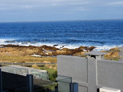  Venta y alquiler sobre playa Montoya, 3 dormitorios mas amplio playroom.