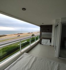 Amplio apartamento en primera fila Mansa con excelente vista