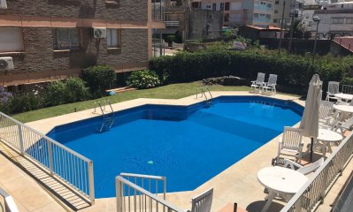 Departamento en alquiler a metros de playa El emiren Península, 1 dormitorio.