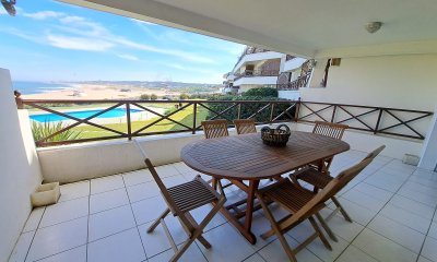 Departamento en venta y alquiler en Manantiales, 3 dormitorios mas dependencia de servicio.
