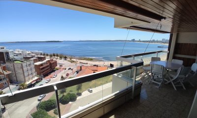 En venta, Peninsula, vista al mansa, 3 dormitorios y serv.